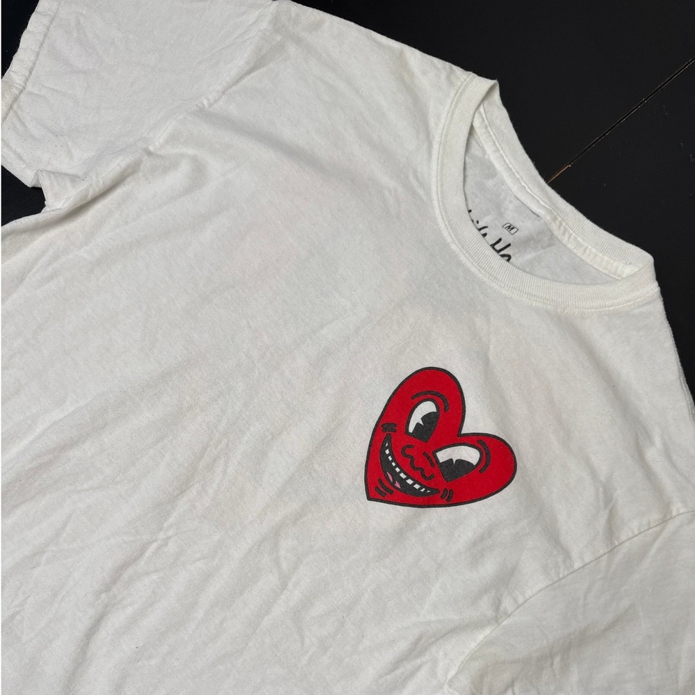 Keith Haring Ripple Junction White Smiling Heart Graphic T-Shirt Mens Medium